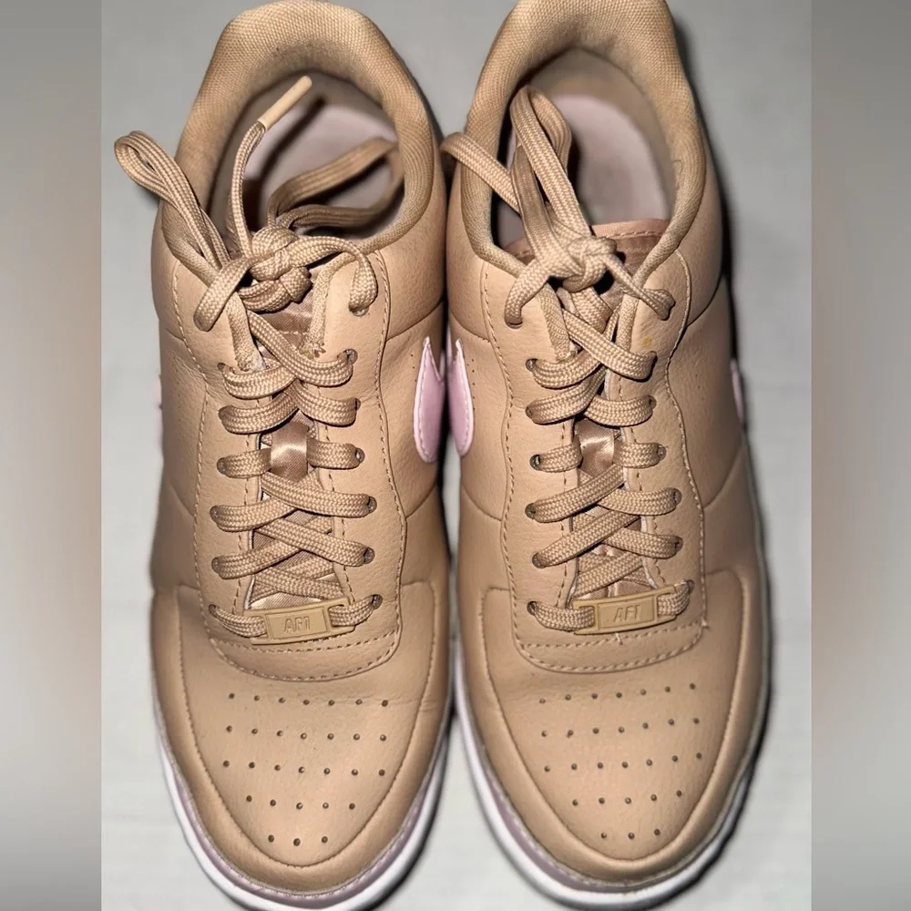 Nike Air Force 1 Tan & Pink